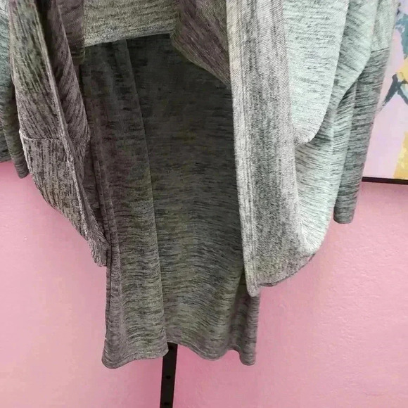 Tribal Heathered Gray V-Neckline Tunic - Picture 4 of 6